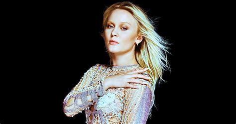 La portada de Venus de Zara Larsson sin ropa que。